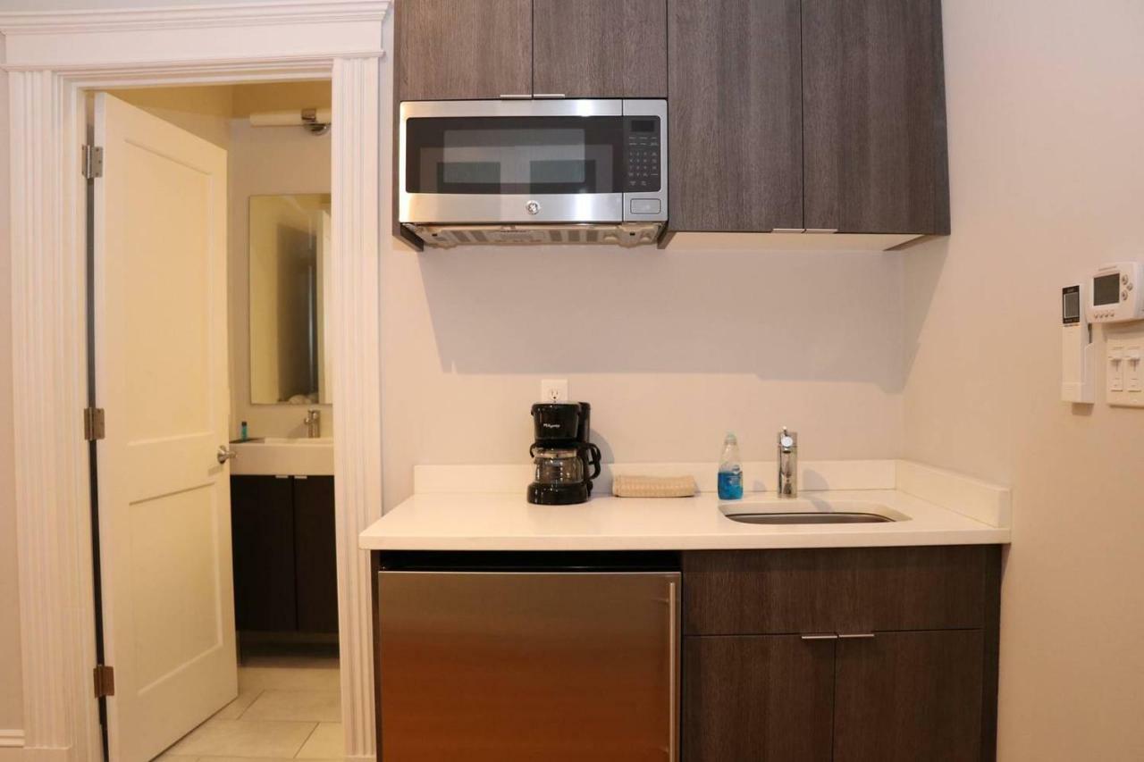 A Stylish Stay W/ A Queen Bed, Heated Floors.. #15 Brookline Dış mekan fotoğraf